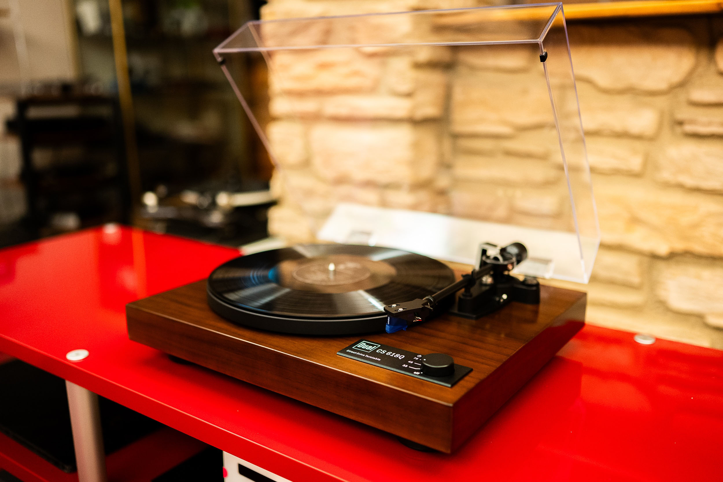 Dual 681Q Plattenspieler